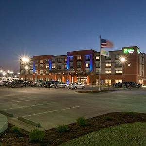 Holiday Inn Express & Suites - Dodge City, An Ihg Hotel